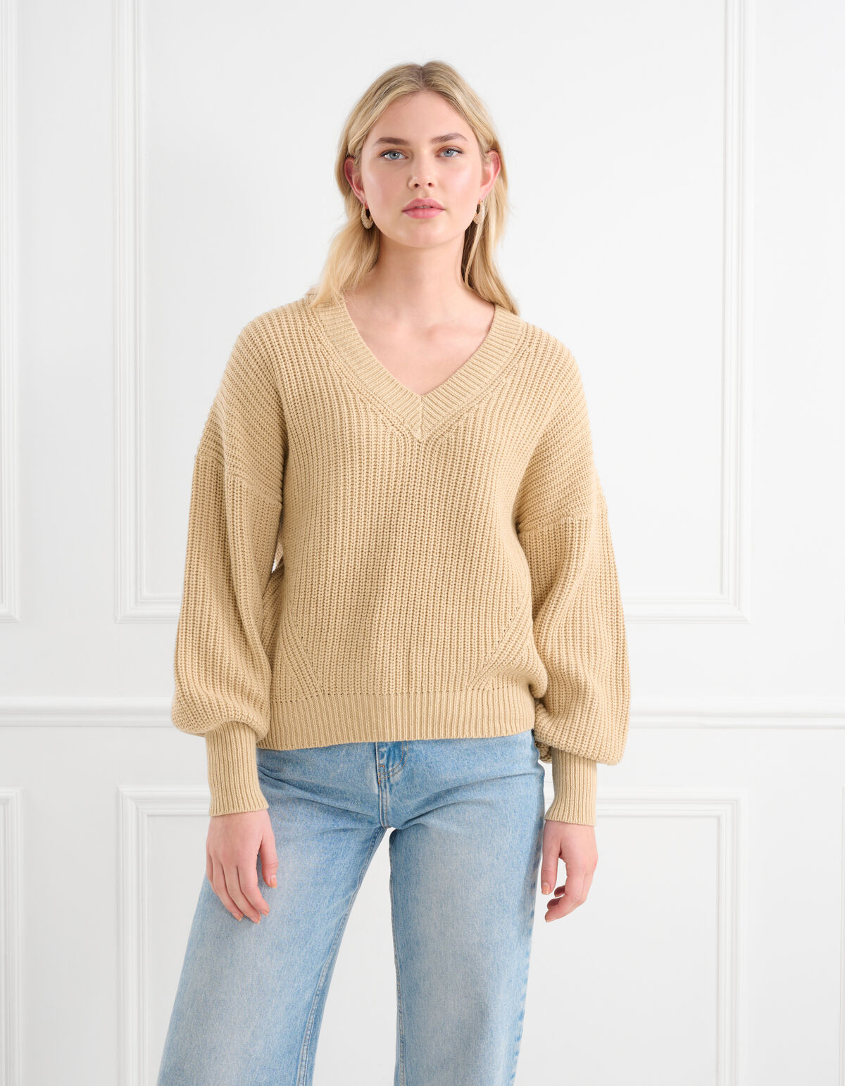 Pullover mit V-Ausschnitt Beige SHOEBY WOMEN