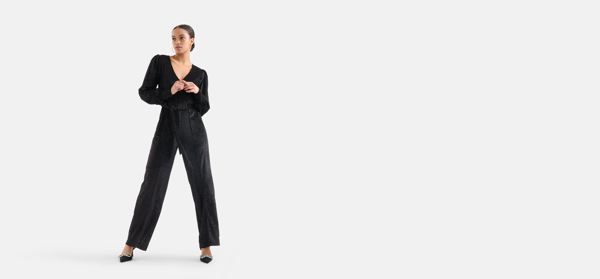 Samt Jumpsuit mit Strasssteinen Schwarz EKSEPT