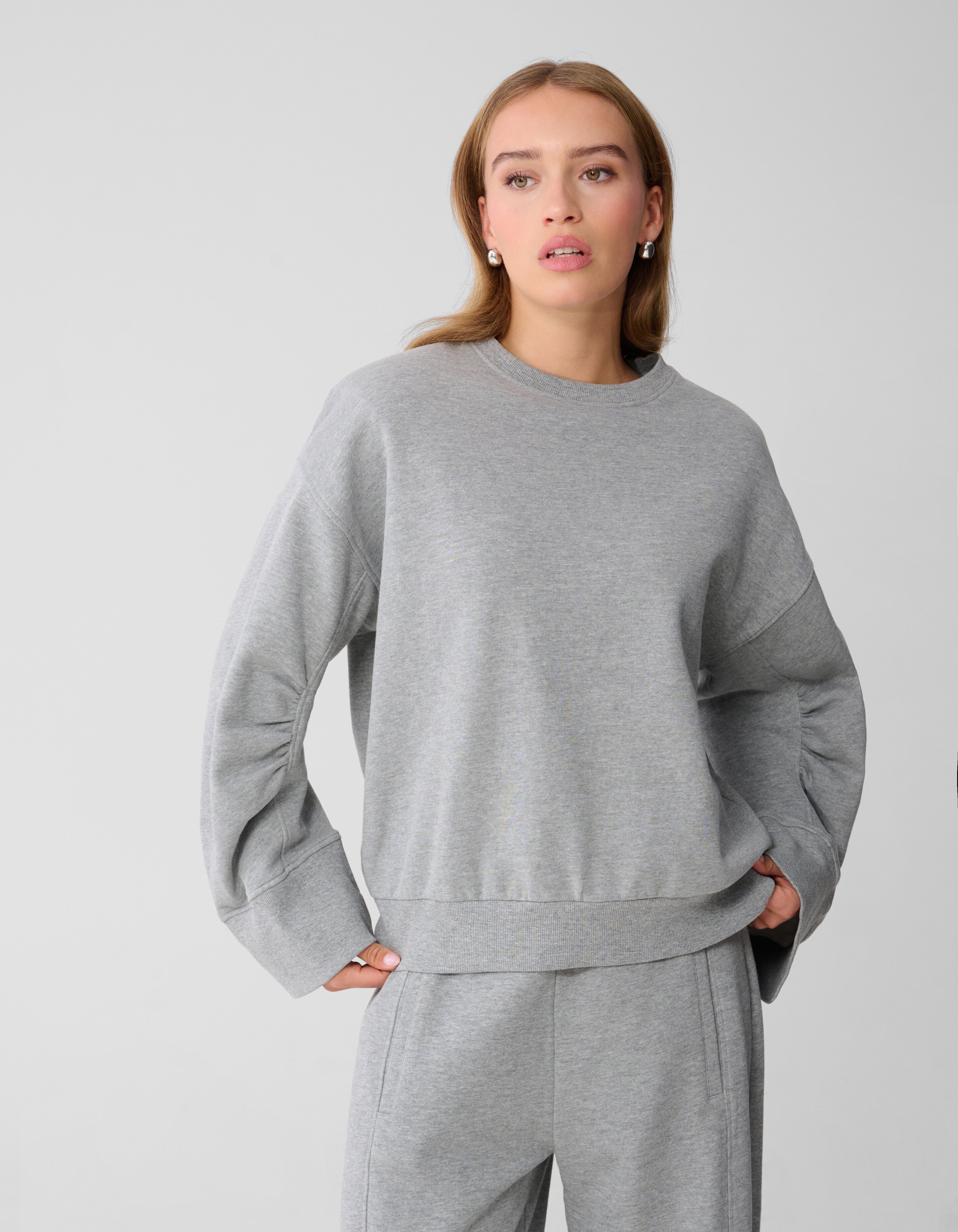Oversized Pullover Hellgrau von Monica SHOEBY WOMEN