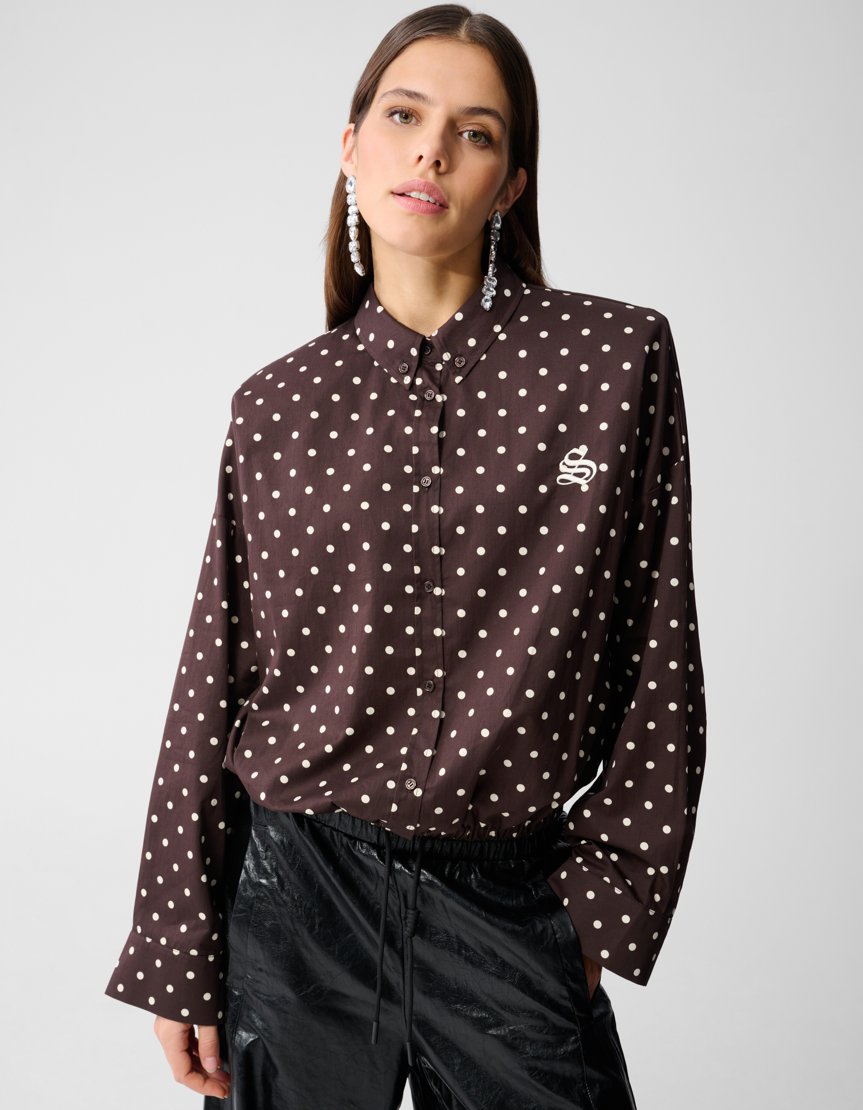 Dunkelbraune Bluse mit Polka-Dots SHOEBY WOMEN