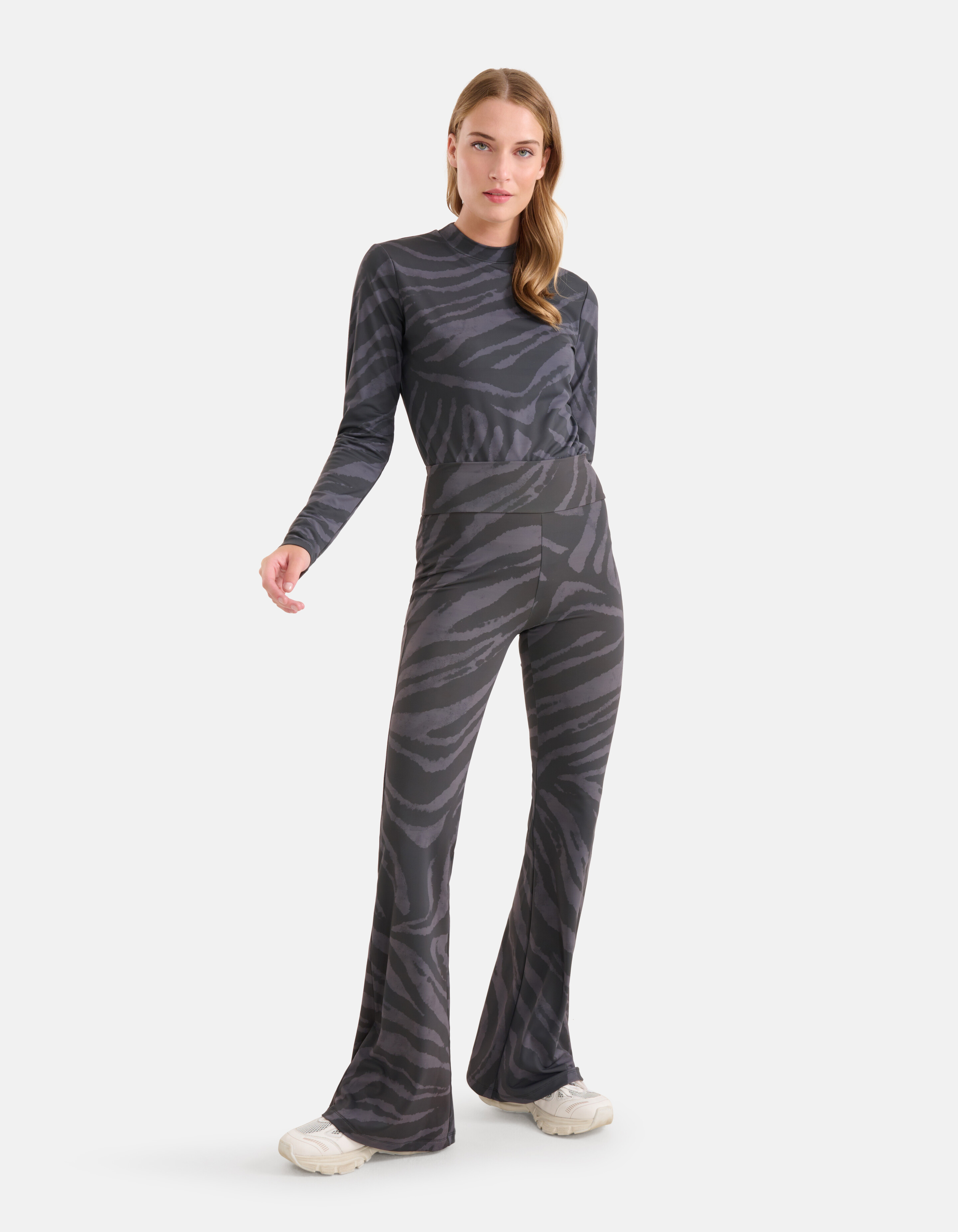 Travel Flared Trousers Dunkelgrau SHOEBY WOMEN