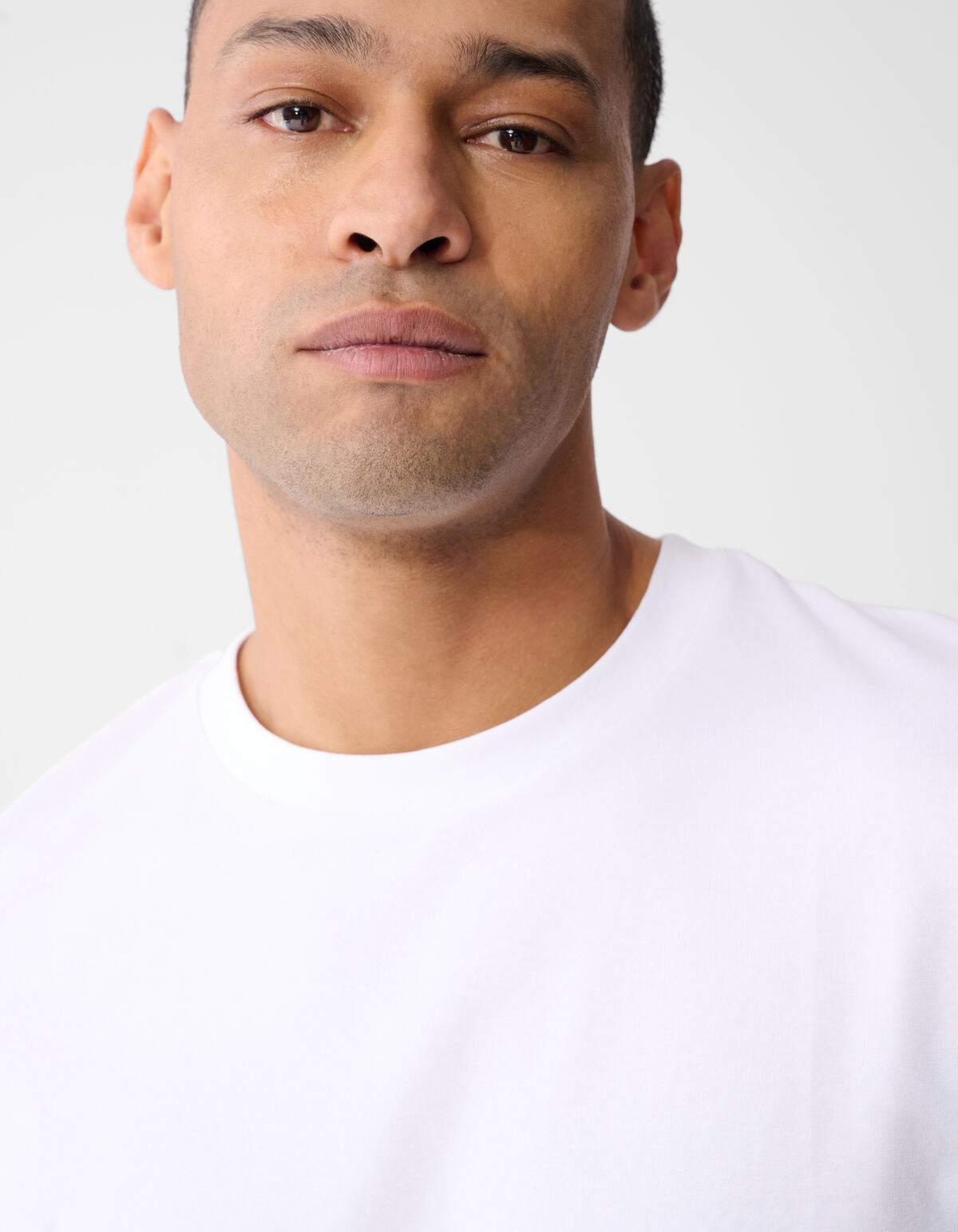 Basic-T-Shirt Wei&szlig; SHOEBY MEN