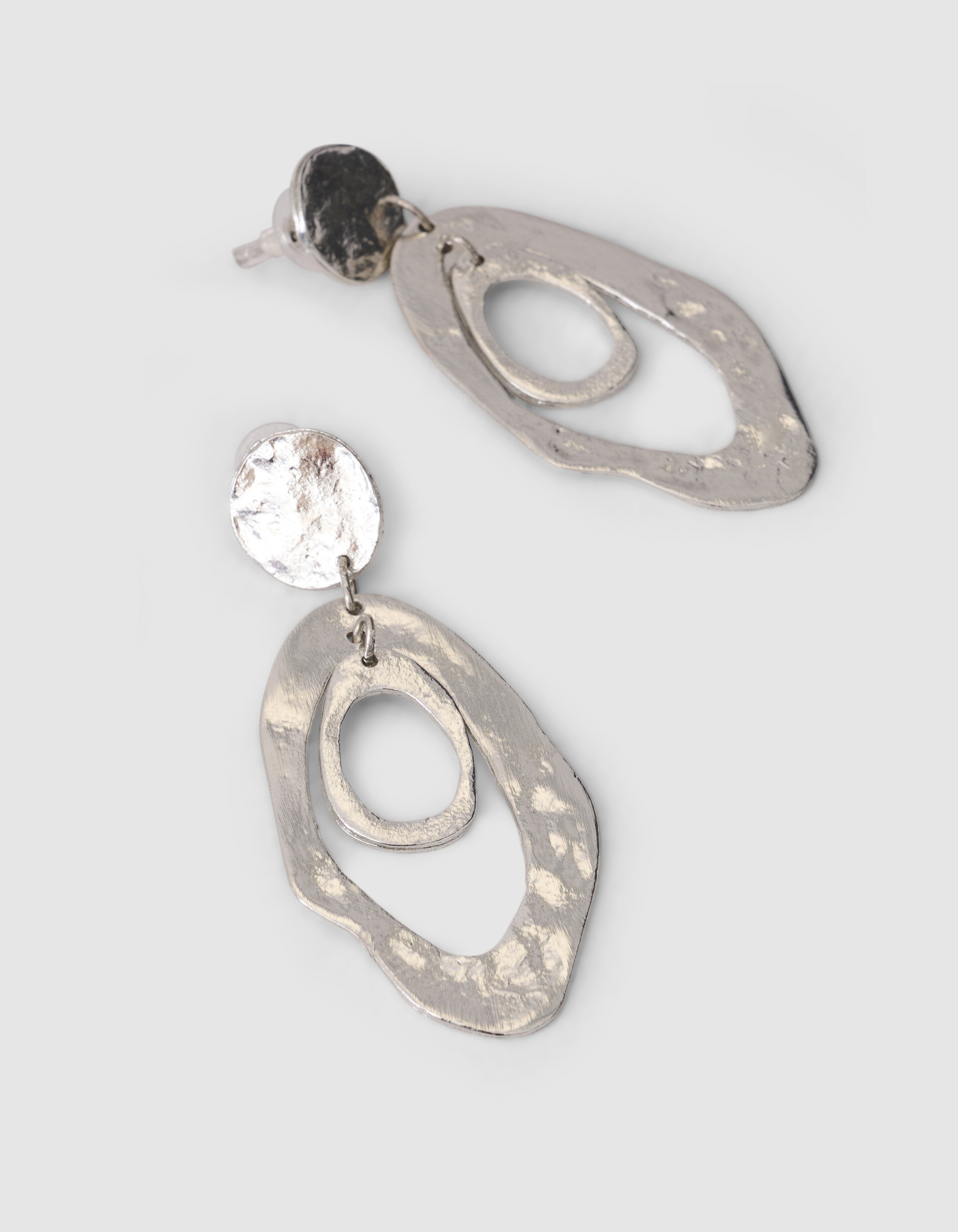 Hammered Oval Ohrringe Silber SHOEBY ACCESSOIRES