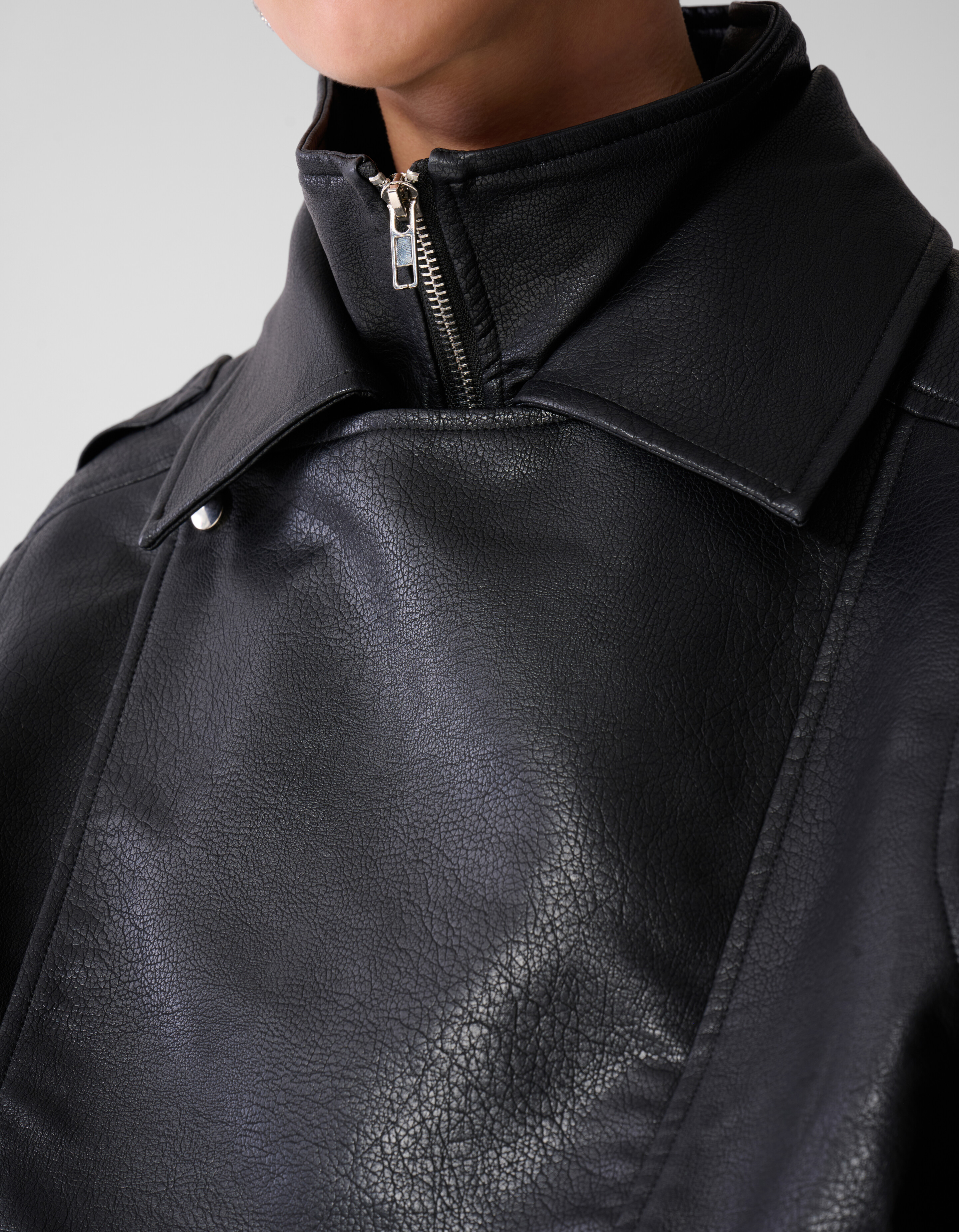 Faux Leather Funnel Neck Jacke Schwarz SHOEBY WOMEN
