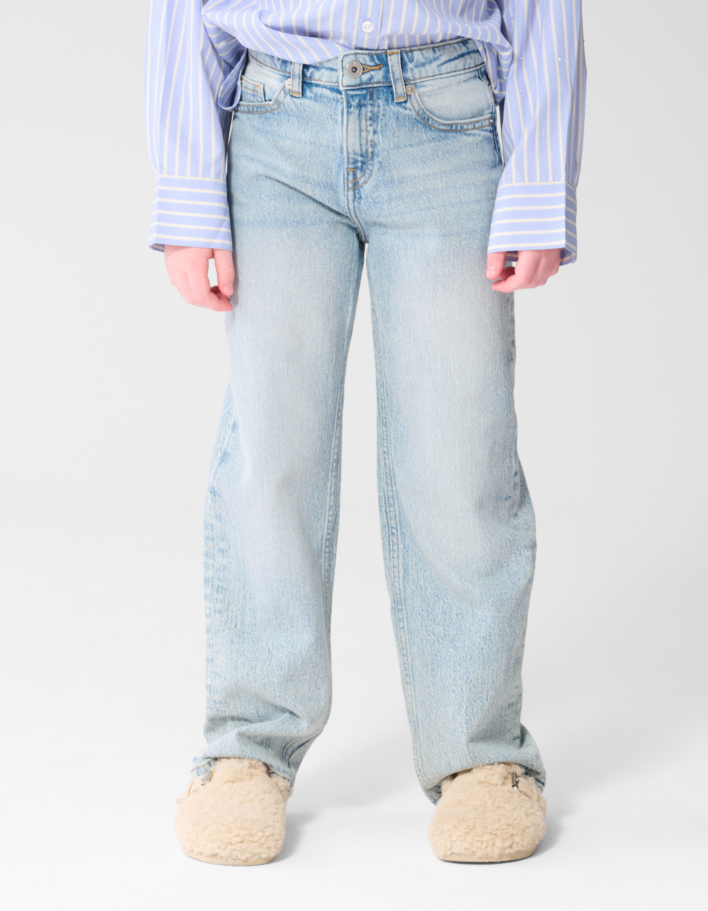 Jeans in lockerer Passform Hellblau SHOEBY GIRLS
