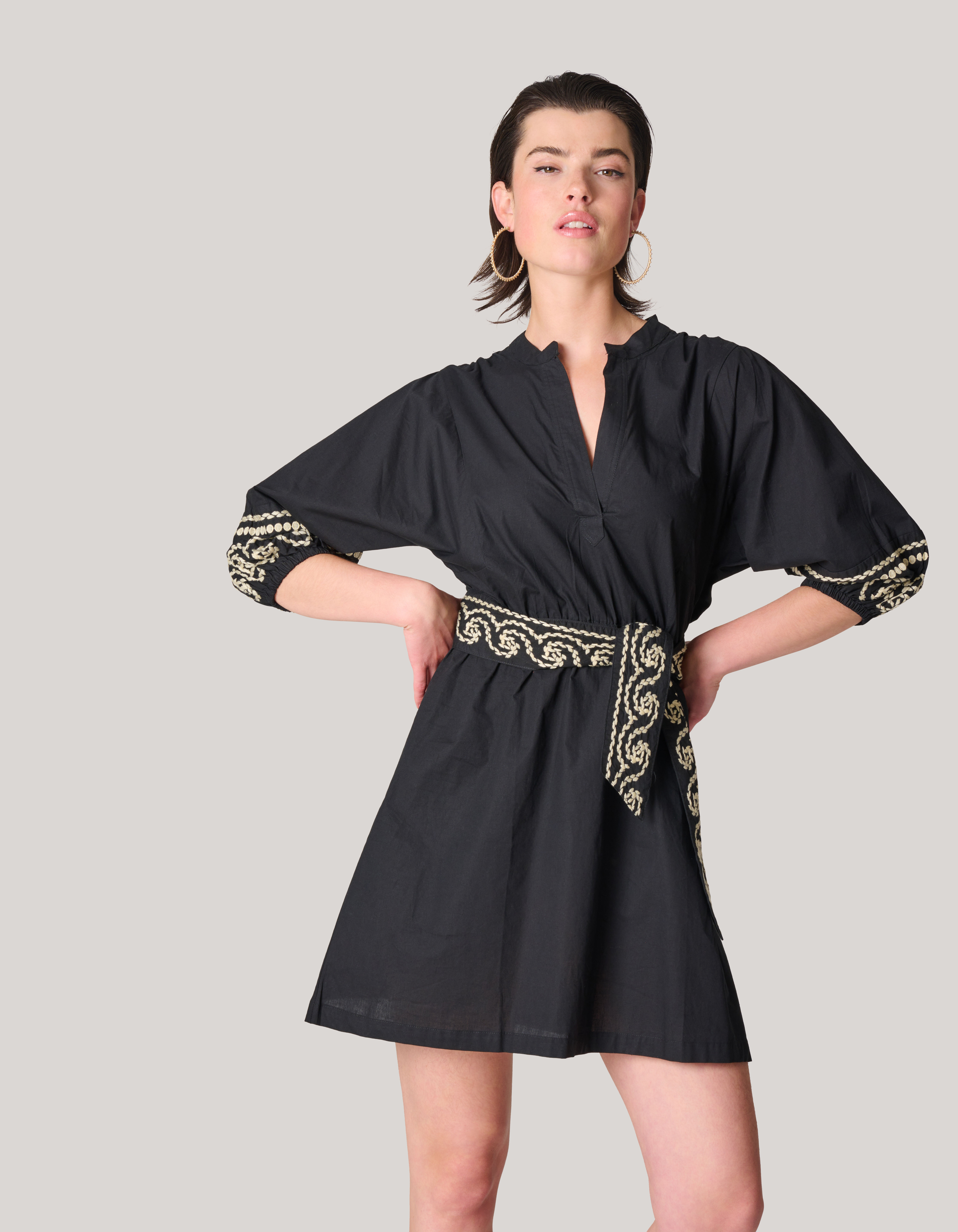 Besticktes kleid schwarz clearance