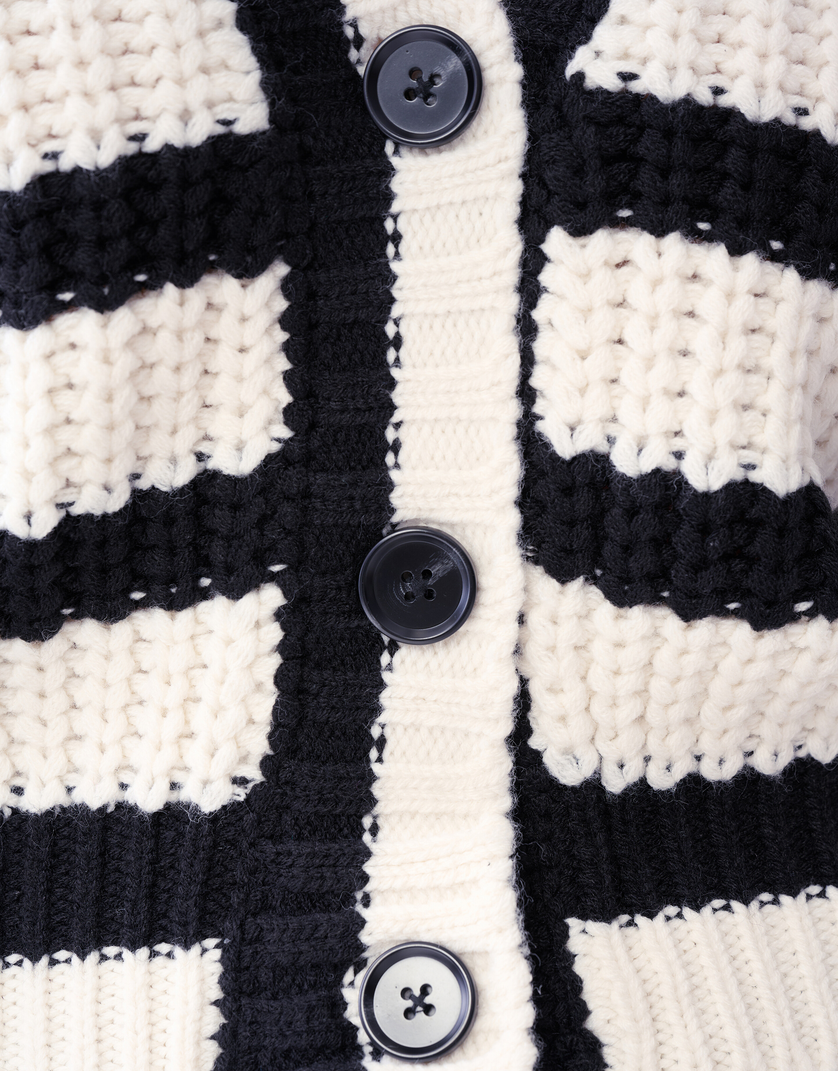 Gestreifte Strickjacke Schwarz/Weiß SHOEBY WOMEN