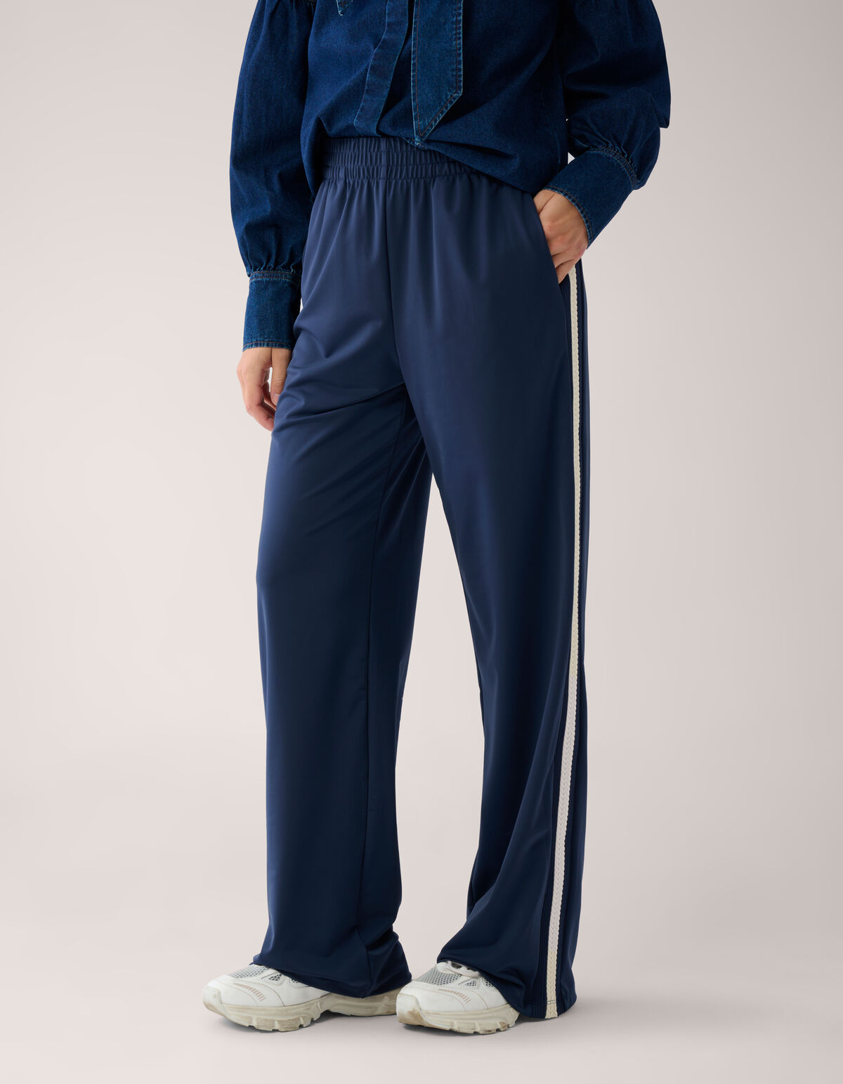 Travel Tape Hose wide leg Dunkelblau SHOEBY WOMEN