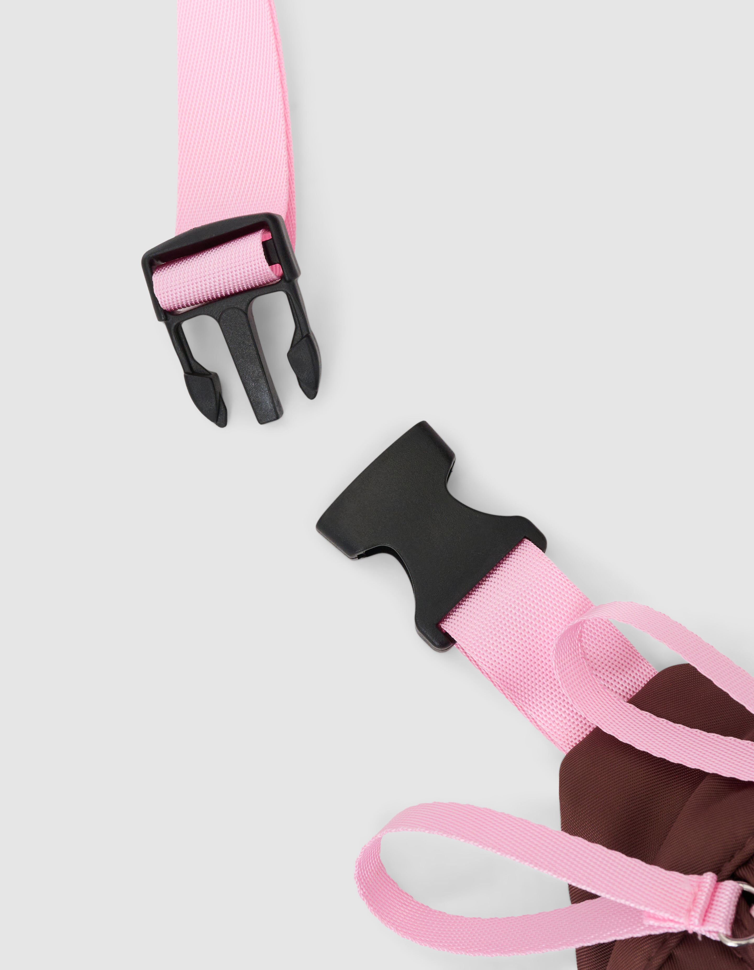 Erdbeer-Stickerei Umh&auml;ngetasche Braun SHOEBY ACCESSOIRES