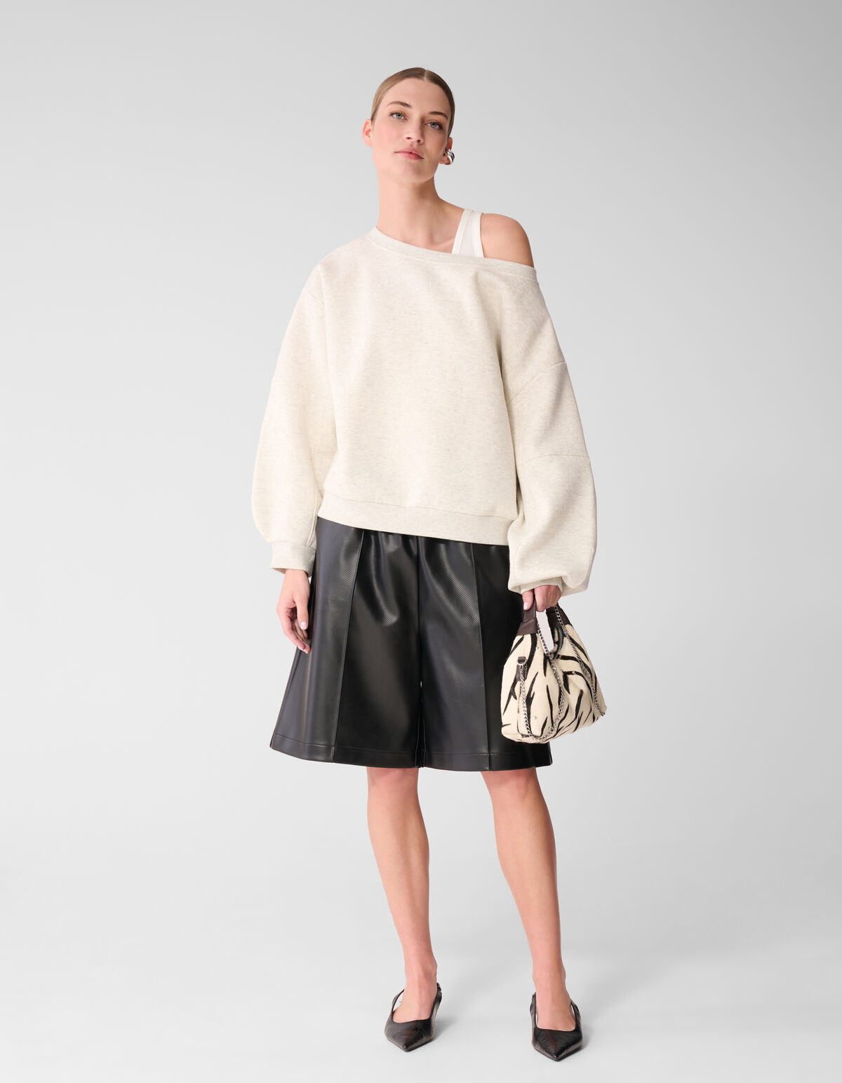 Oversized Off Shoulder Sweater Hellgrau SHOEBY WOMEN