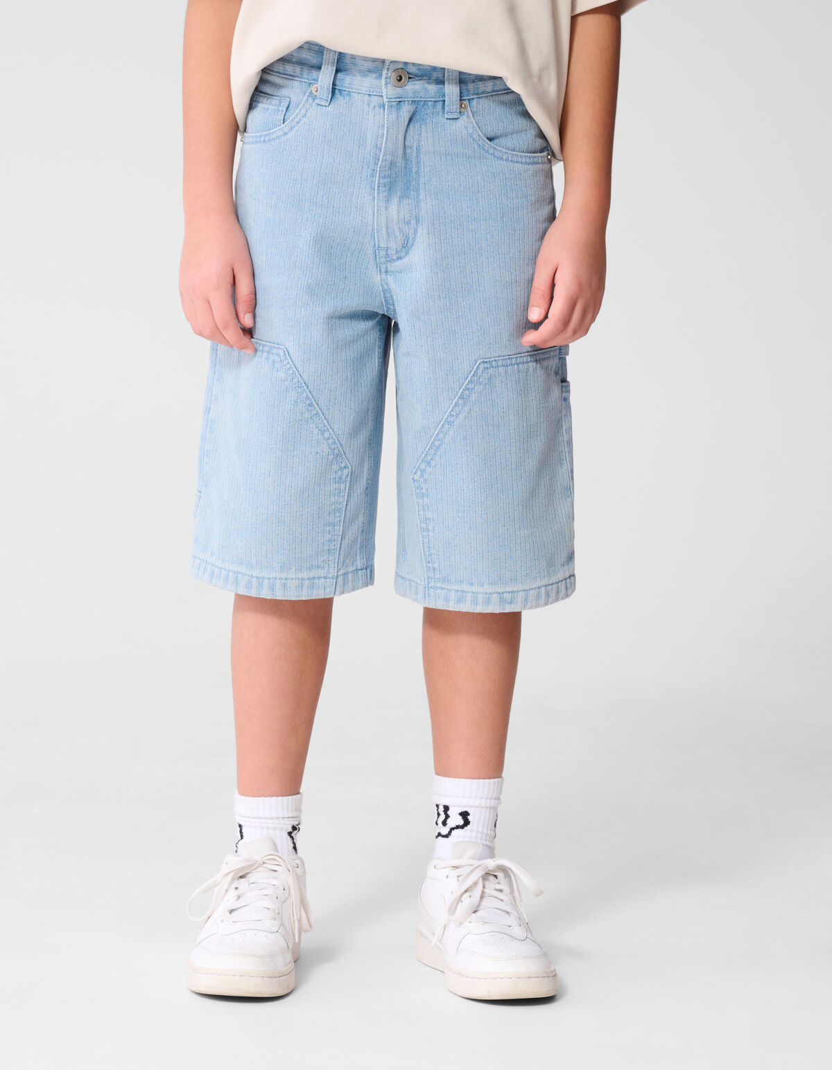 Gestreifte Carpenter Denim Shorts Hellblau SHOEBY BOYS