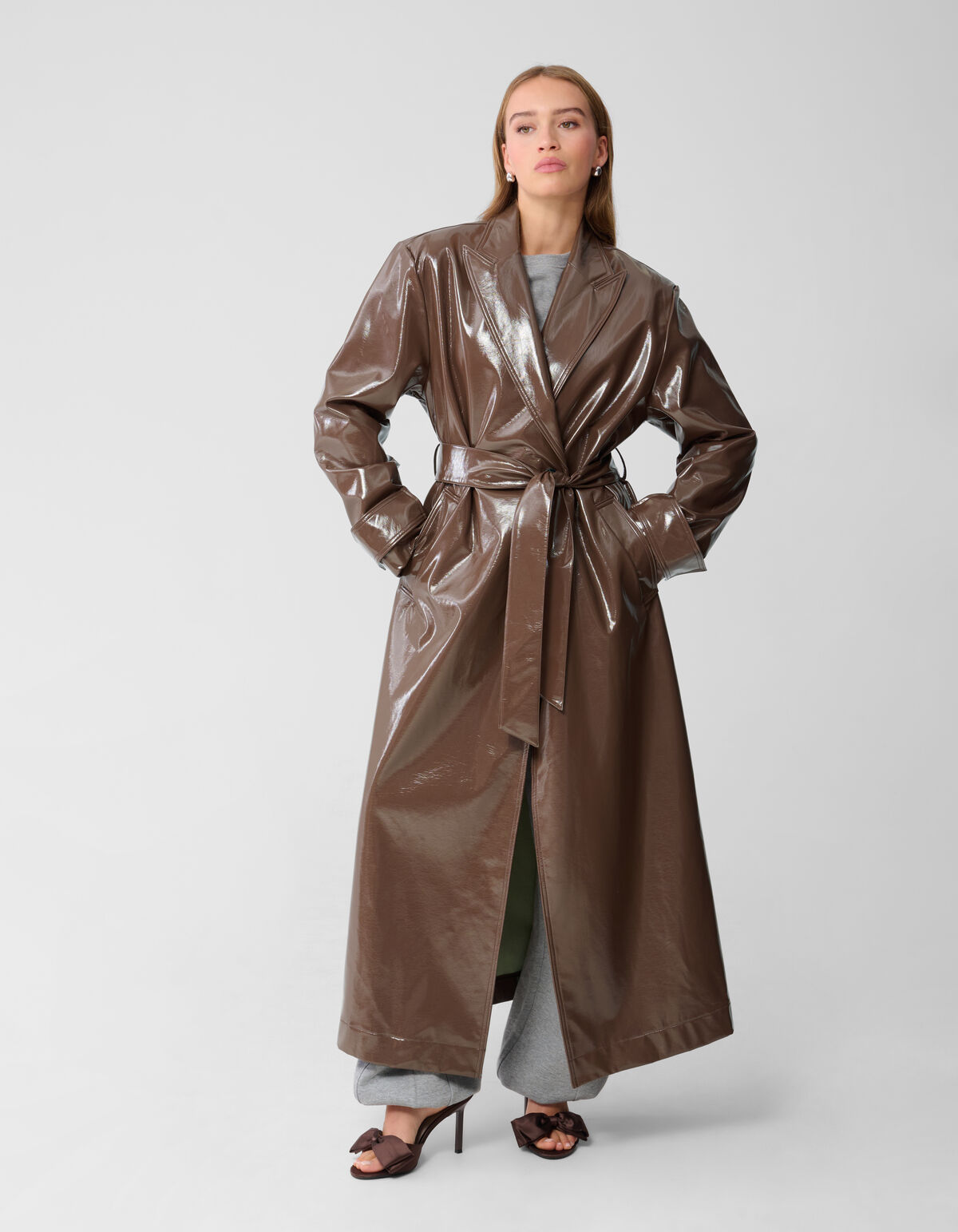 Übergroßer Lack-Trenchcoat Braun von Monica SHOEBY WOMEN
