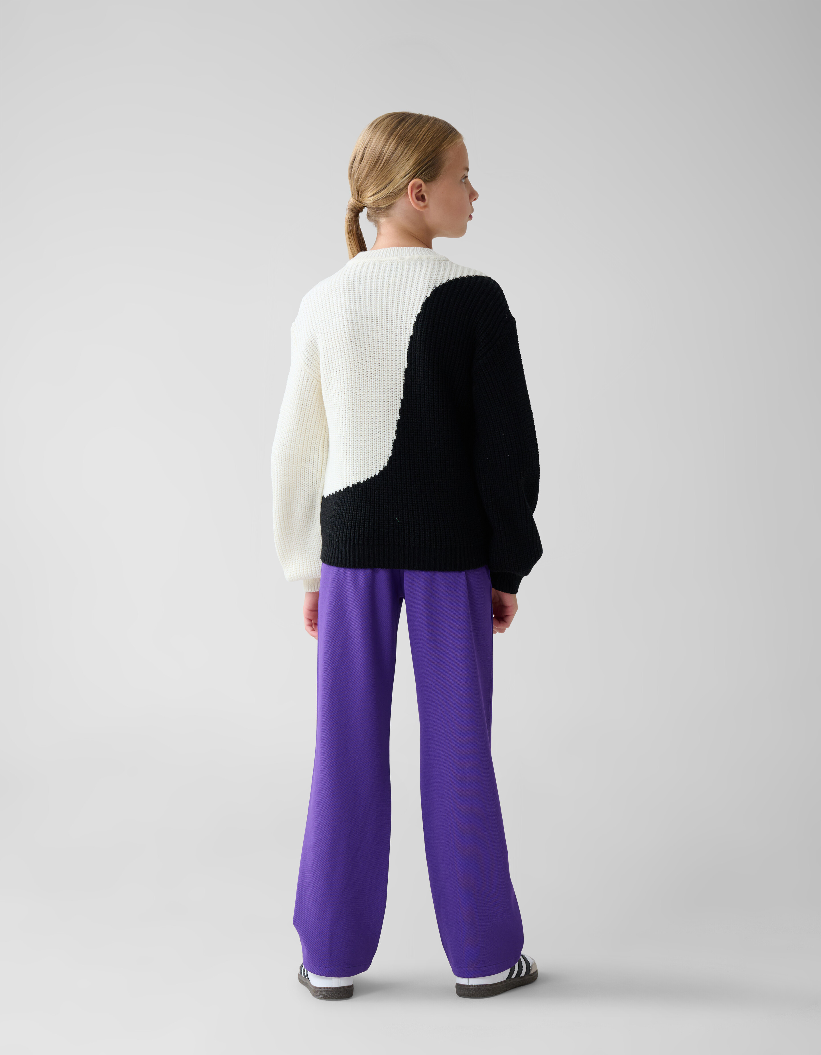 Flowy Heart Pullover Schwarz SHOEBY GIRLS