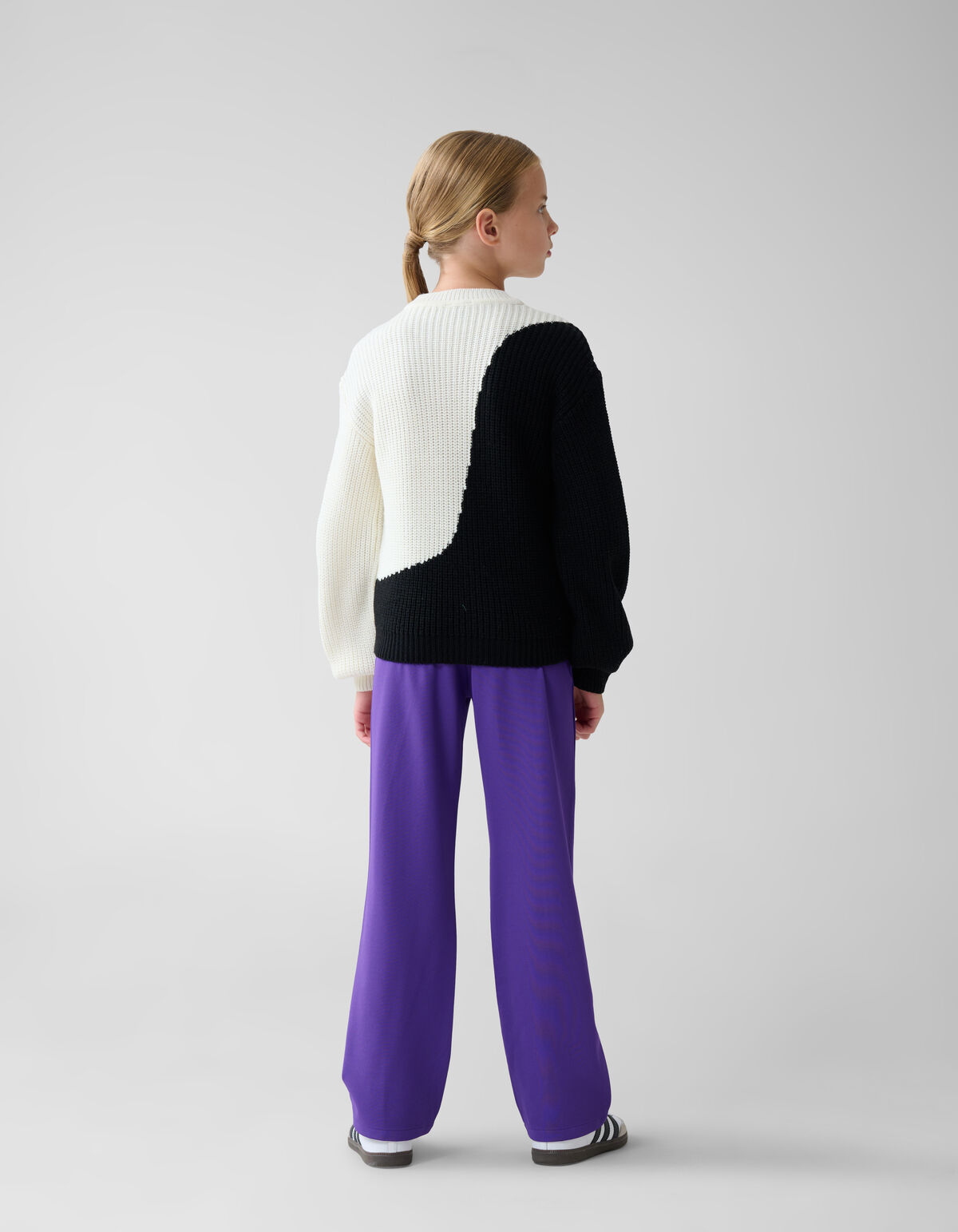 Flowy Heart Pullover Schwarz SHOEBY GIRLS