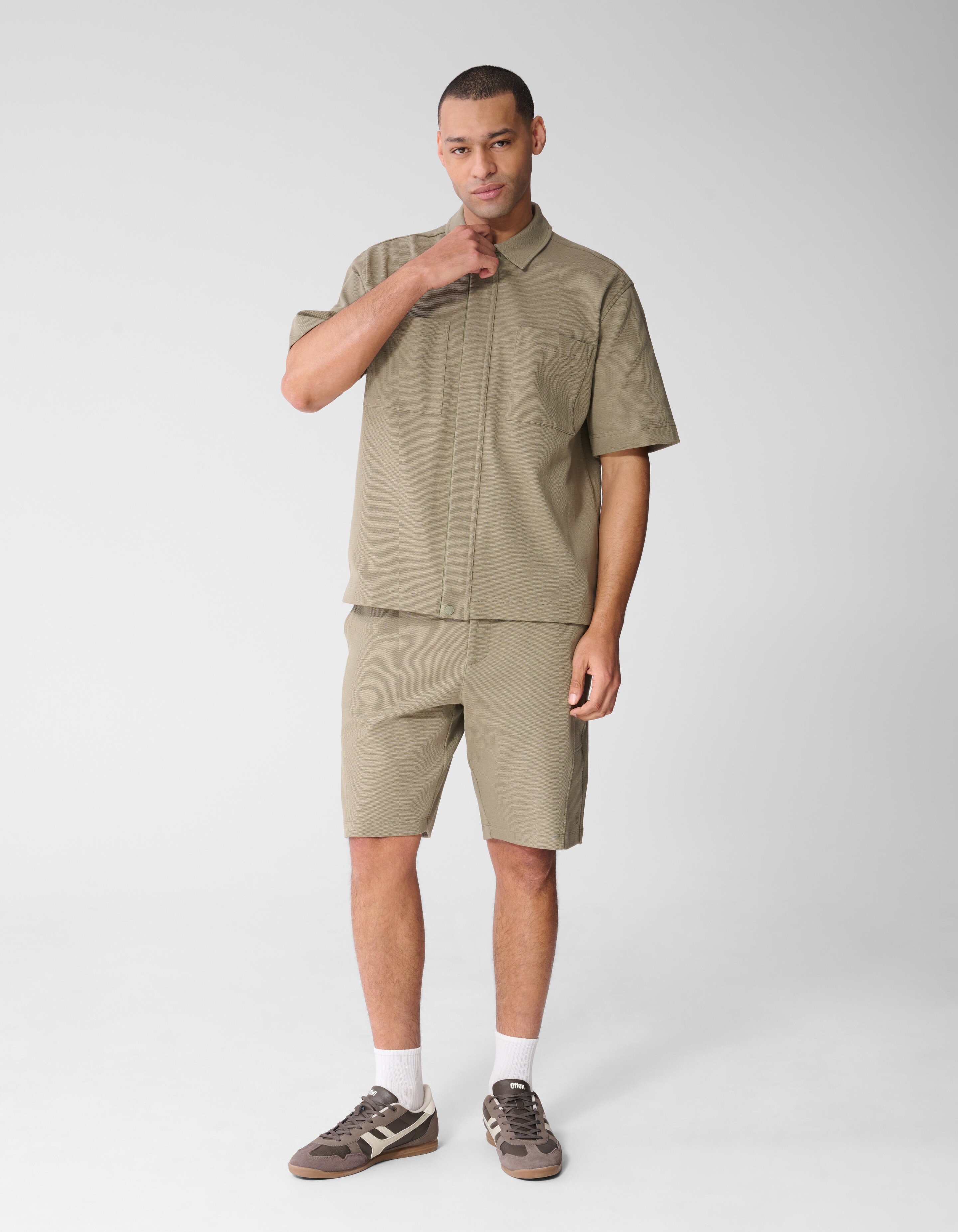 Entspannt sitzende Shorts in Khaki SHOEBY MEN