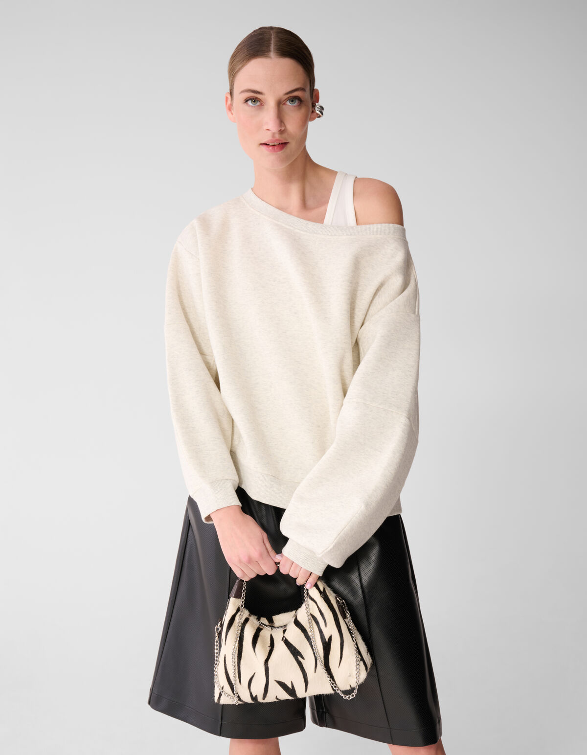 Oversized Off Shoulder Sweater Hellgrau SHOEBY WOMEN