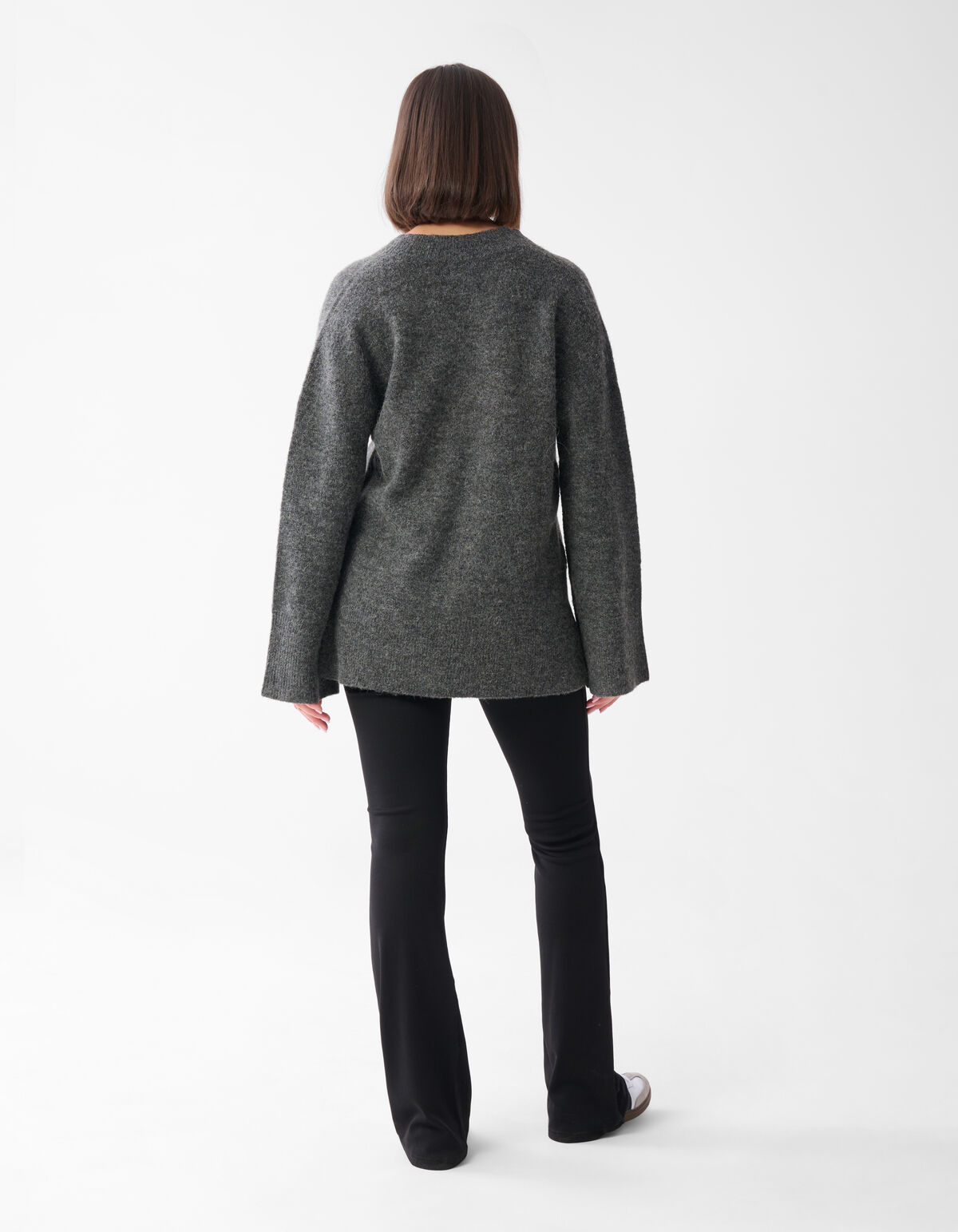 Pullover mit V-Ausschnitt Dunkelgrau SHOEBY WOMEN