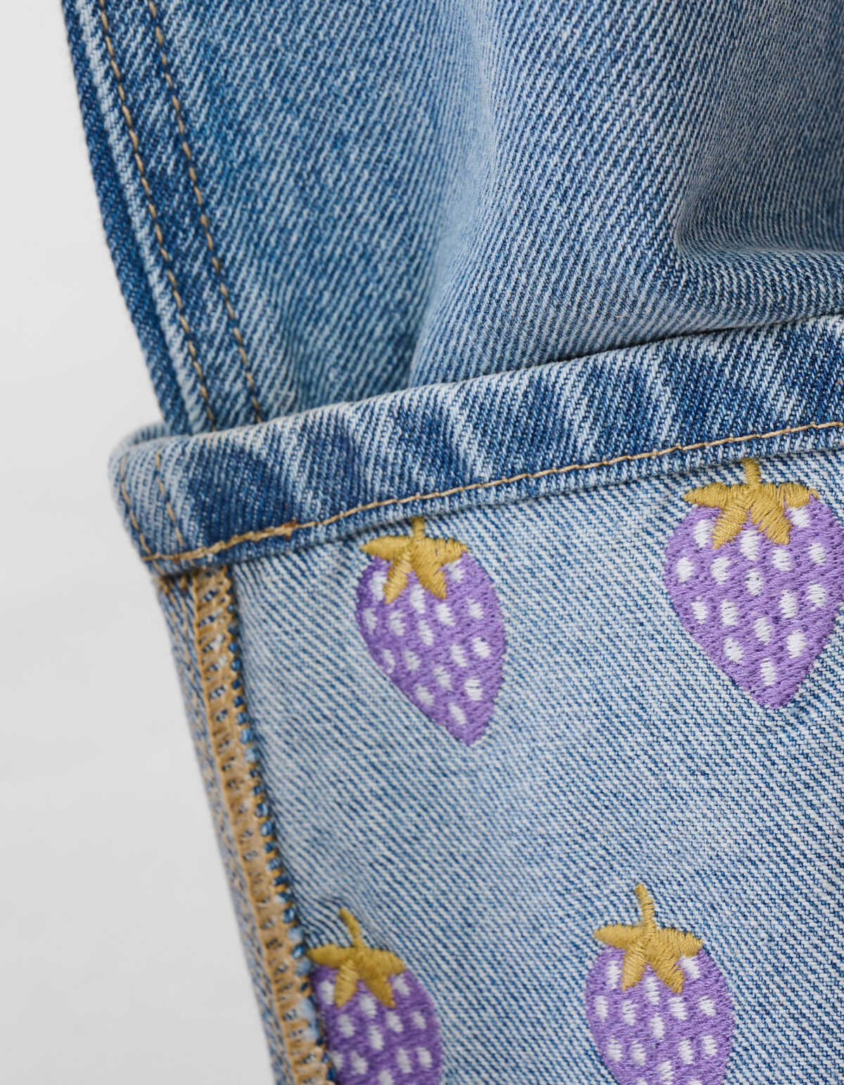 Bestickte Jeans mit weitem Bein, gebleicht SHOEBY GIRLS