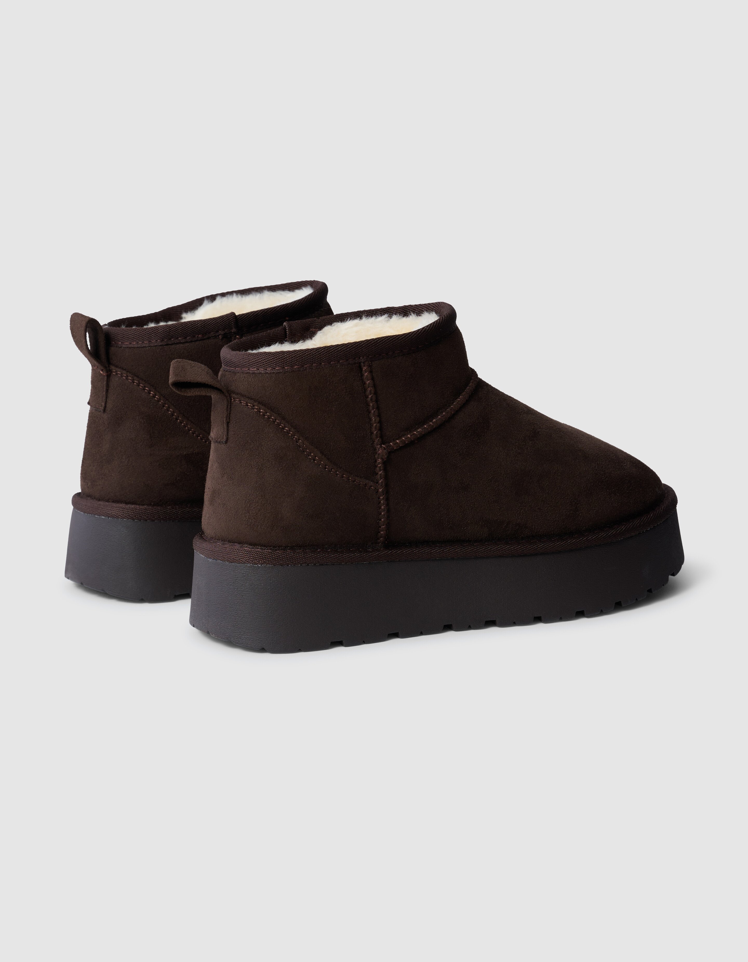 Weiche kurze Stiefel dunkelbraun SHOEBY SHOES