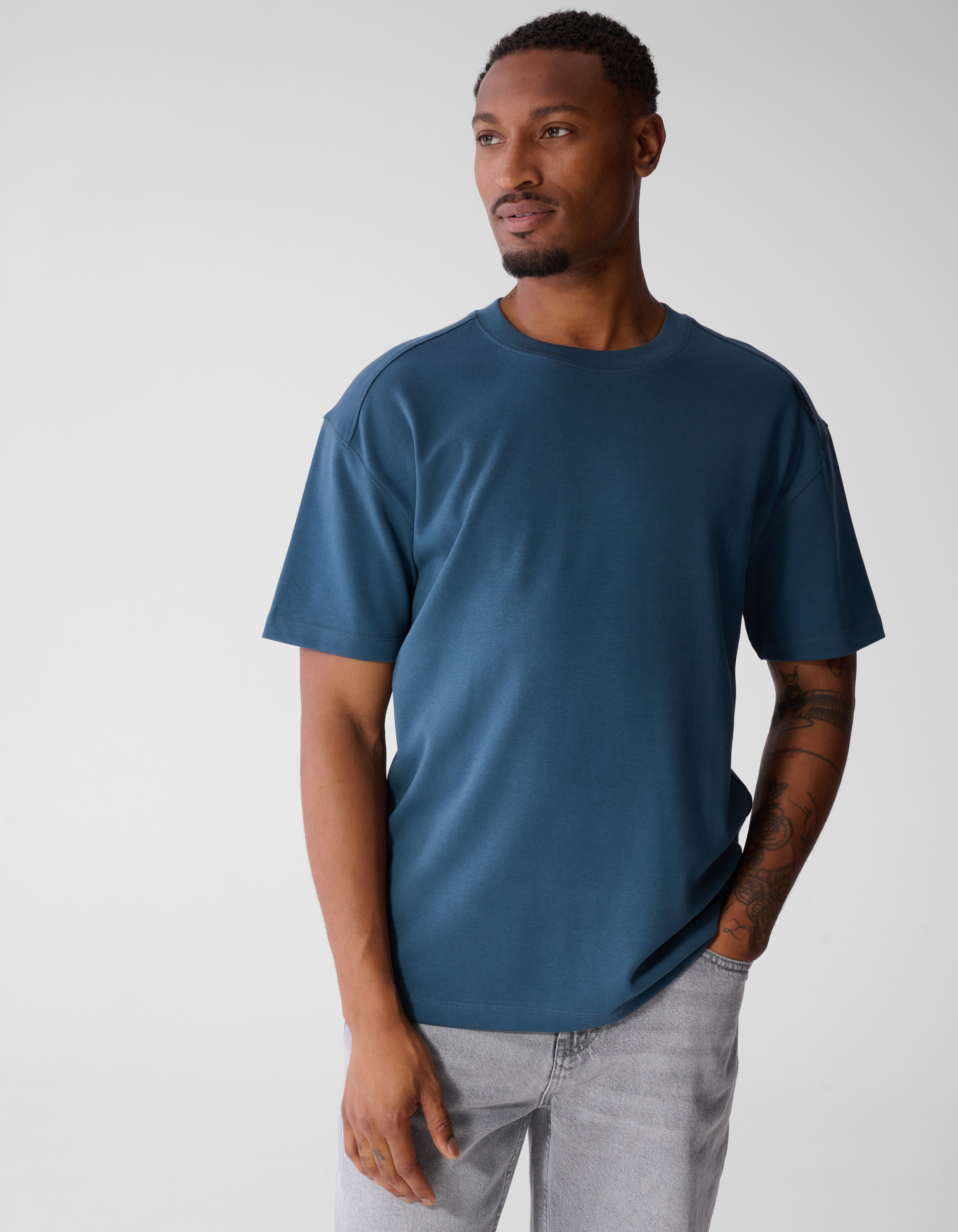 Basic-Label-T-Shirt Blau SHOEBY MEN