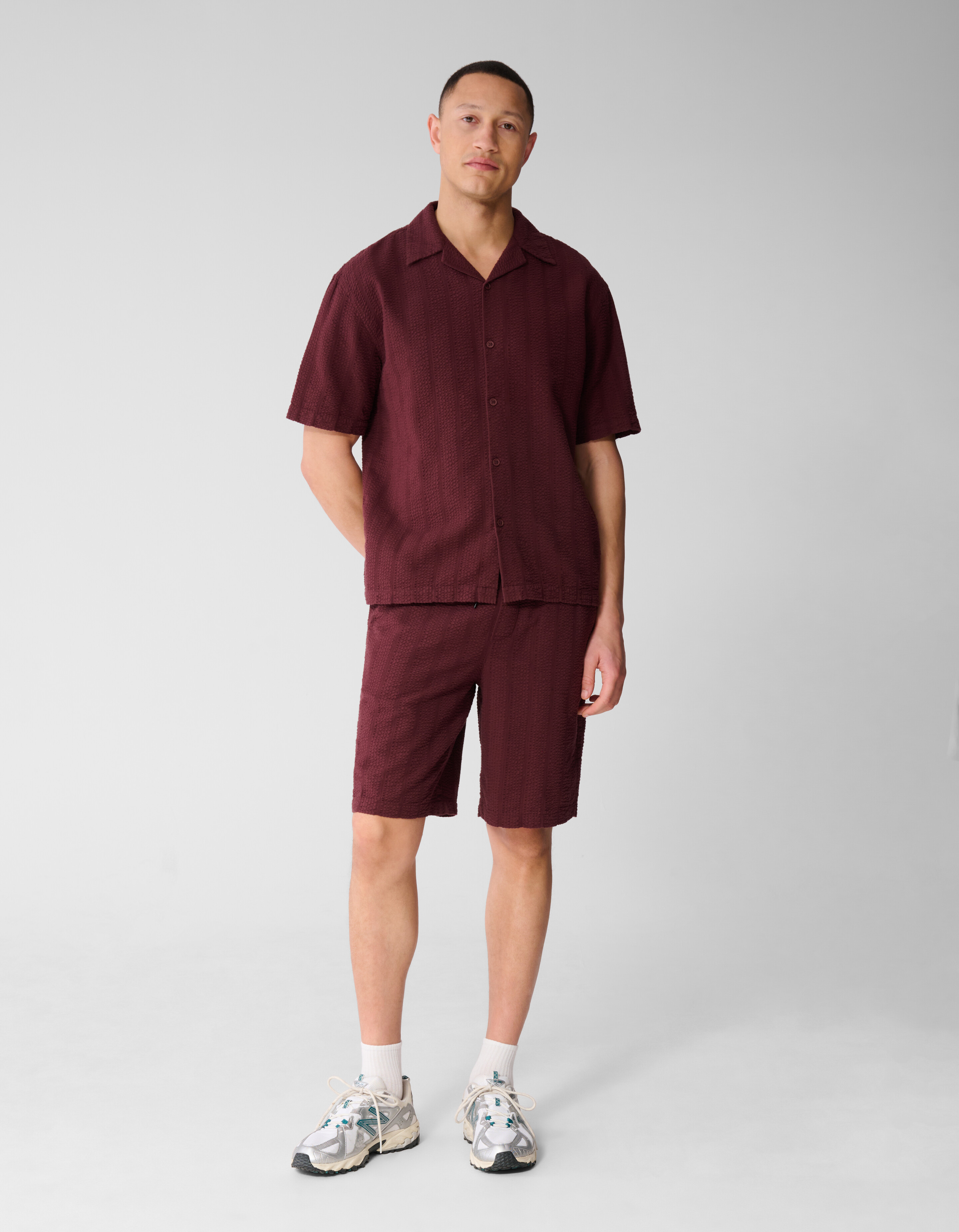 Seersucker-Streifen-Short Dunkelrot SHOEBY MEN