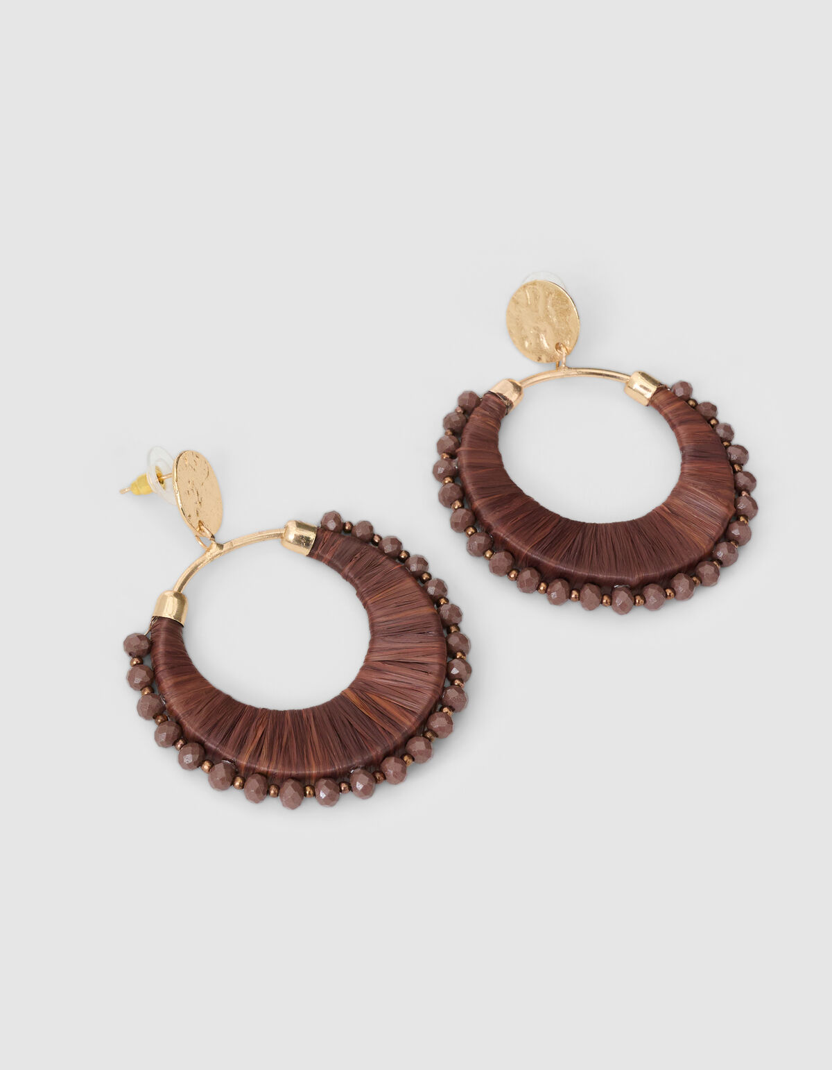 Perlenbesetzte Raffia-Ohrringe Dunkelbraun SHOEBY ACCESSOIRES