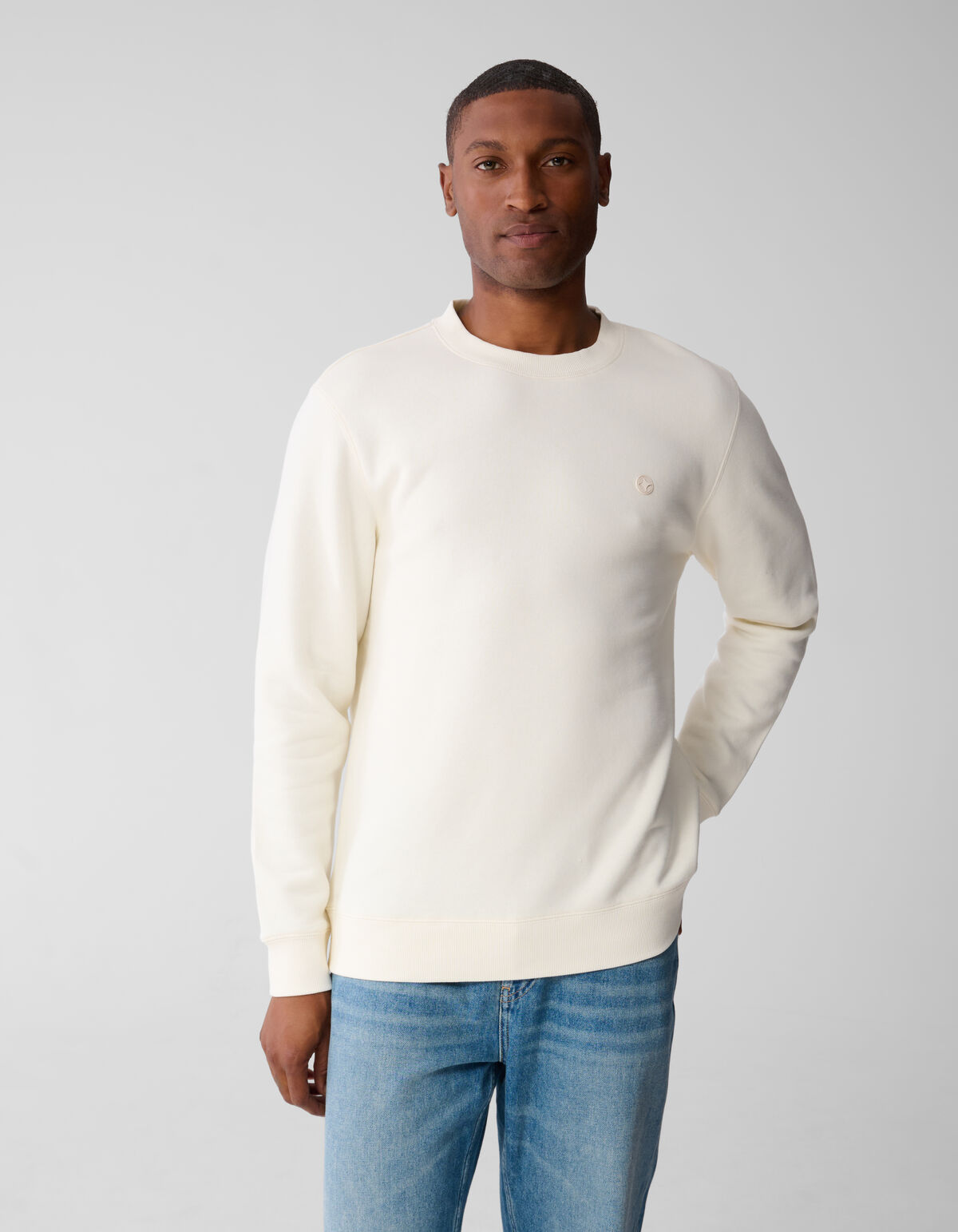 Pullover mit Abzeichen in Off White SHOEBY MEN