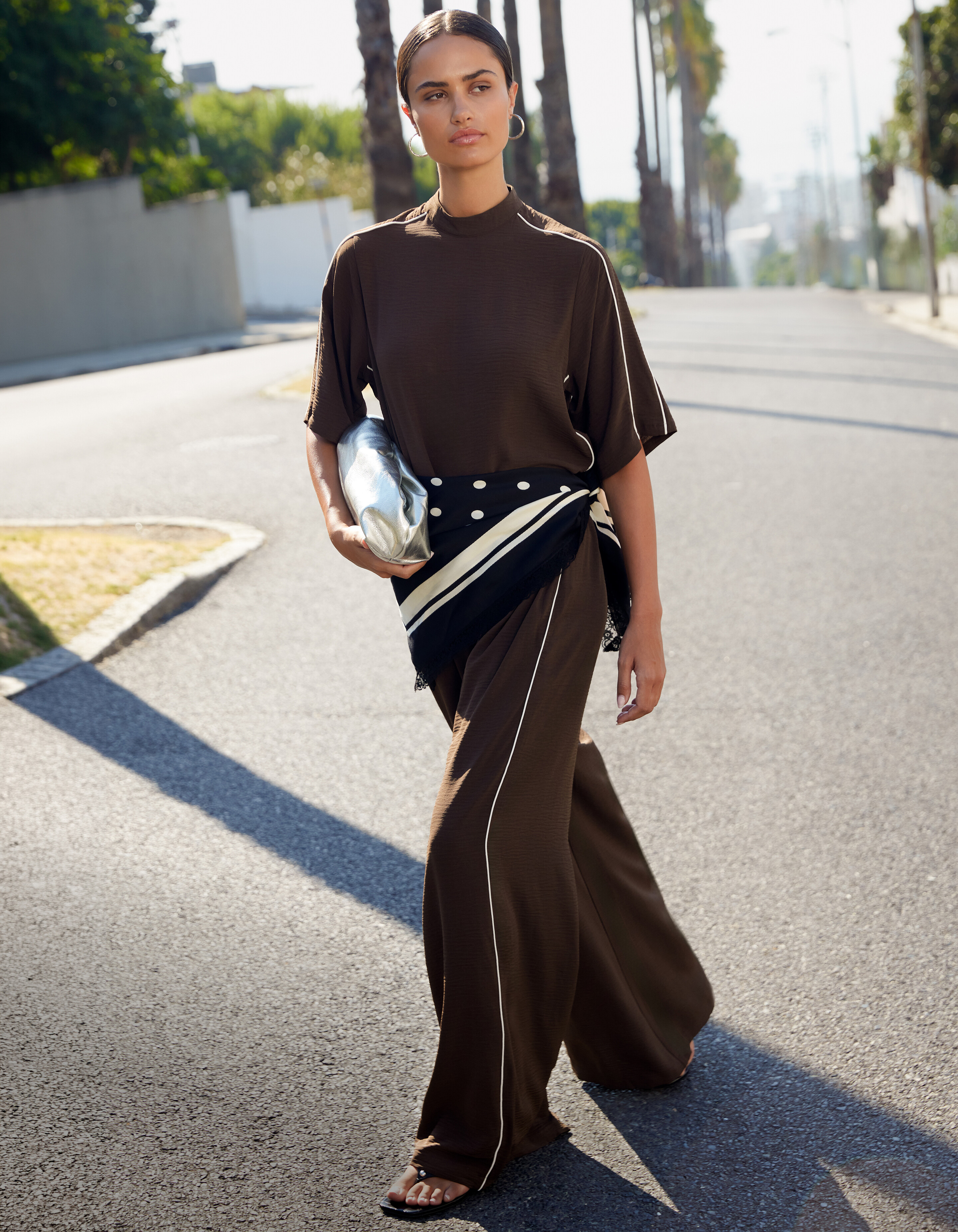 Twist Piping Hose mit weitem Bein Braun SHOEBY WOMEN