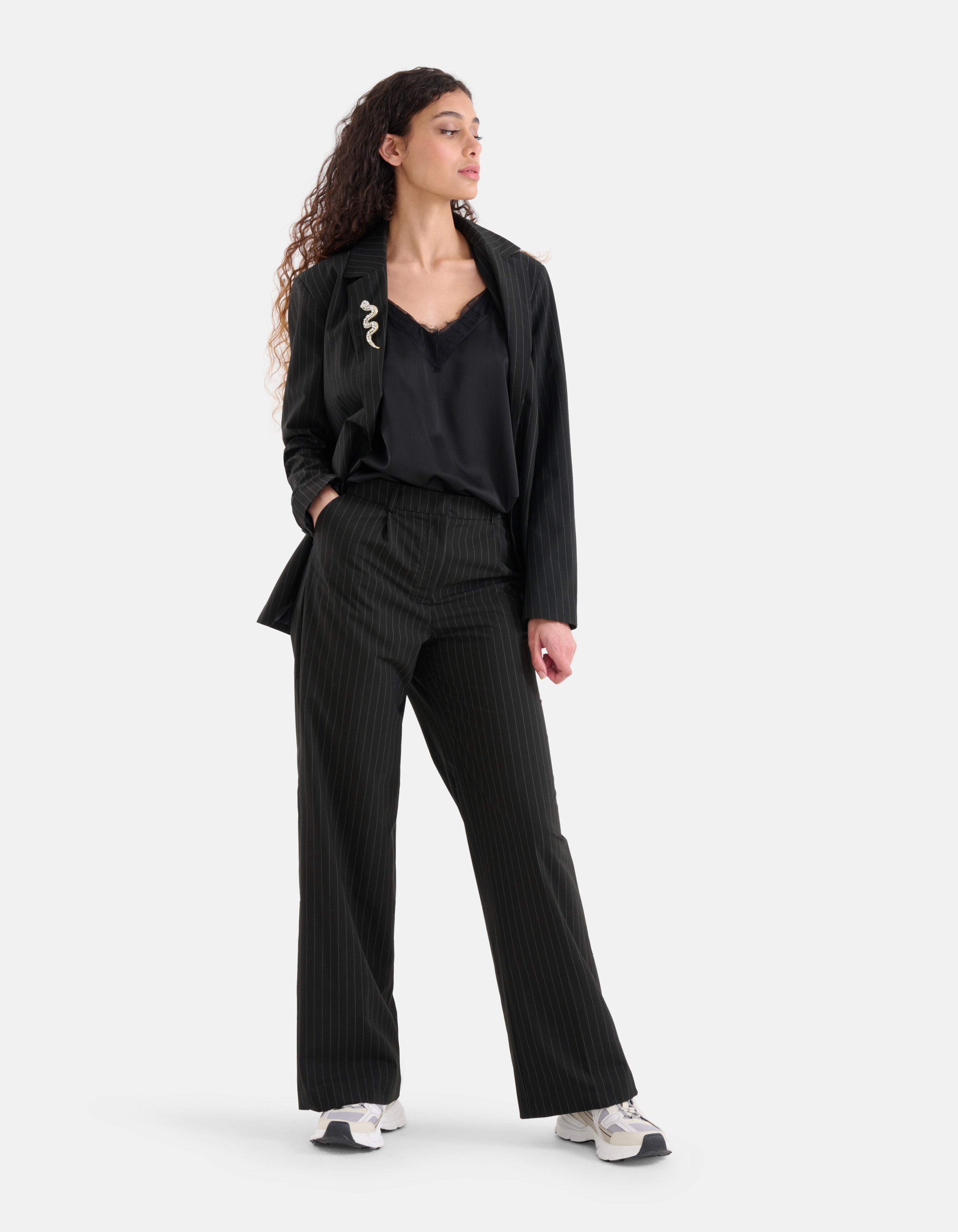 Loose Fit Hose mit Nadelstreifen Schwarz SHOEBY WOMEN