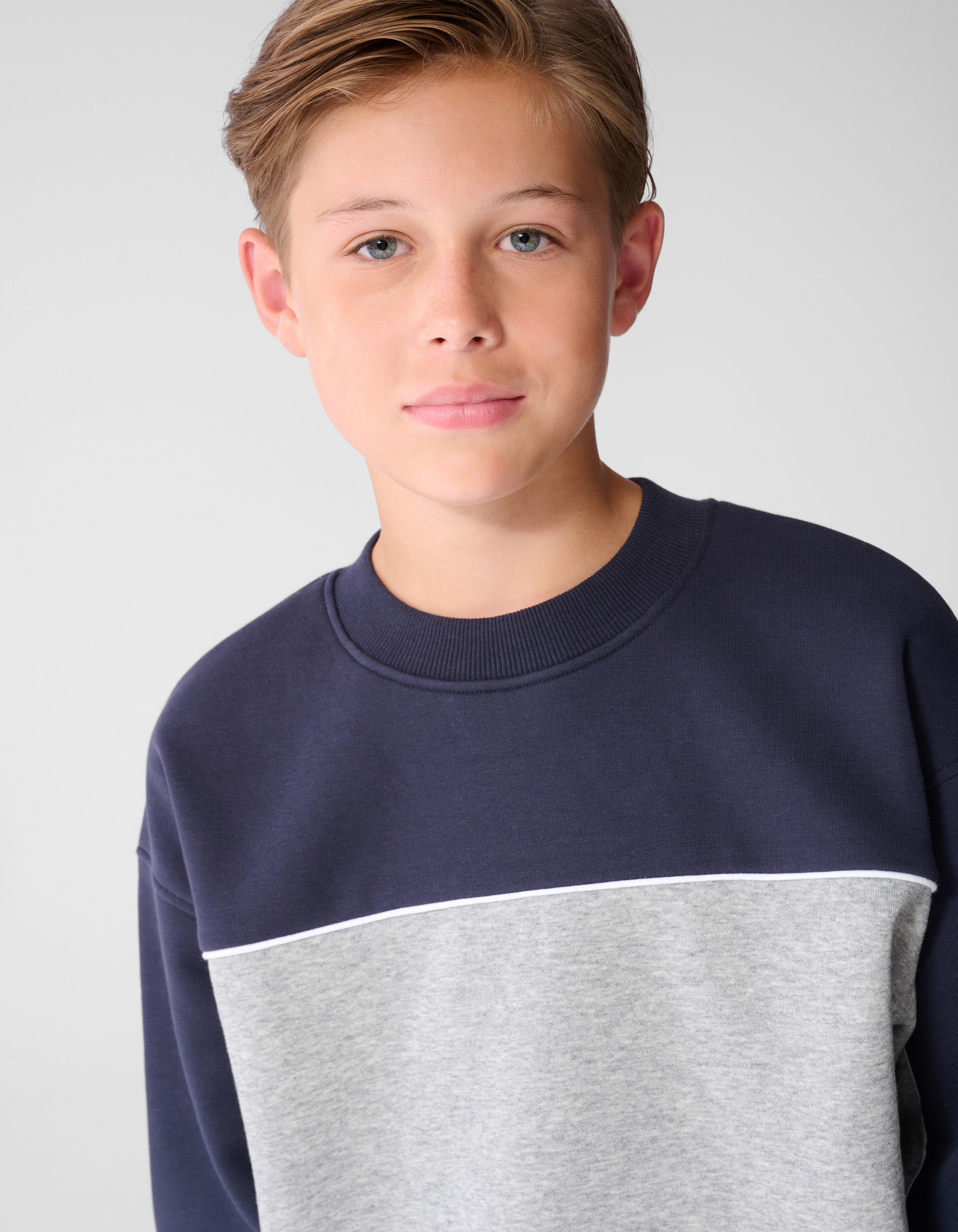Oversized-Pullover mit Paspelierung grau/dunkelbl SHOEBY BOYS