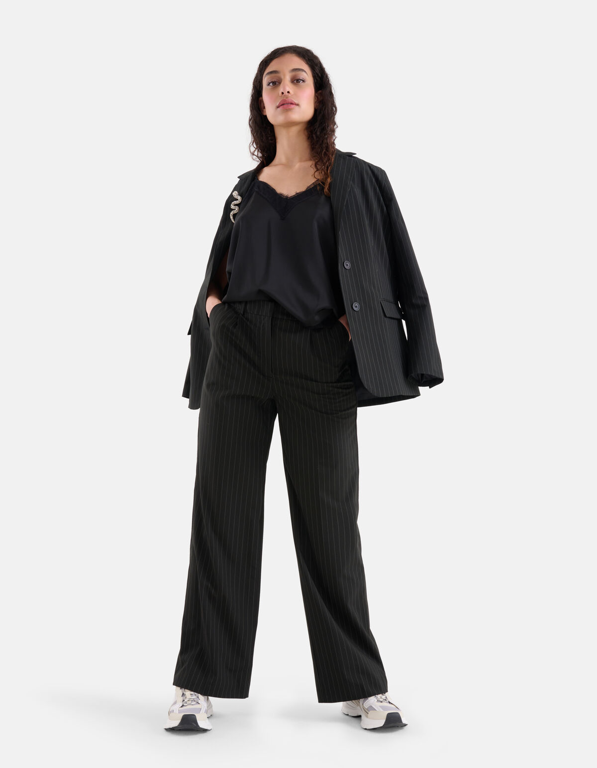 Loose Fit Hose mit Nadelstreifen Schwarz SHOEBY WOMEN