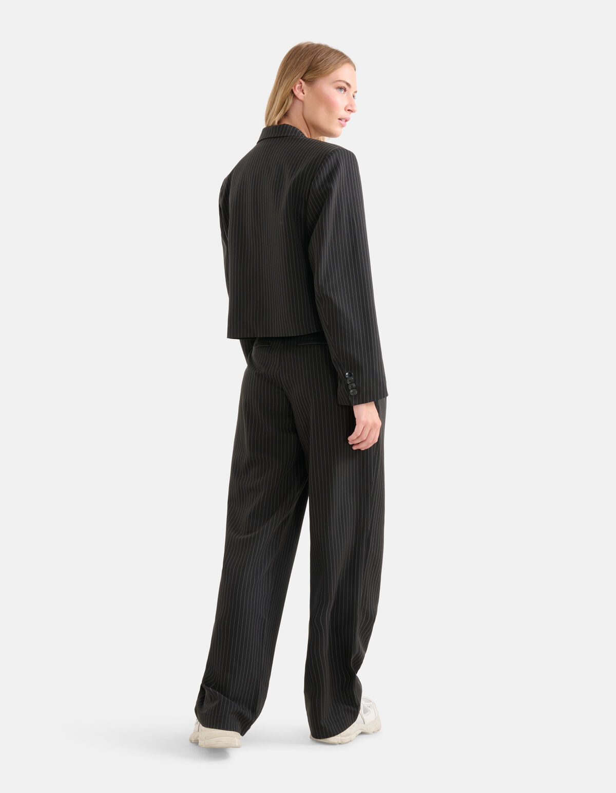 Nadelstreifen-Blazer Schwarz SHOEBY WOMEN