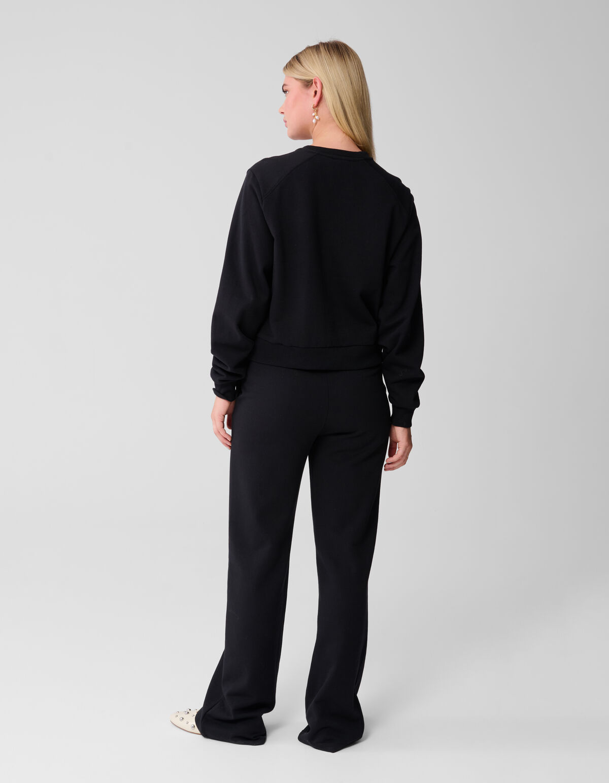 Pullover mit großen Schultern in Schwarz SHOEBY WOMEN