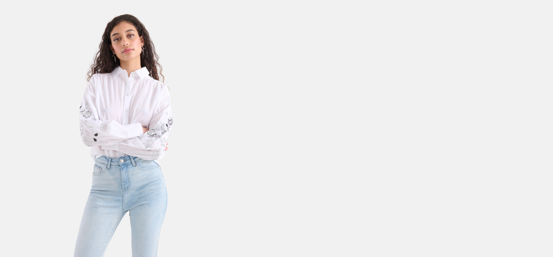 Bluse mit Stickerei und Pailletten Weiß SHOEBY WOMEN