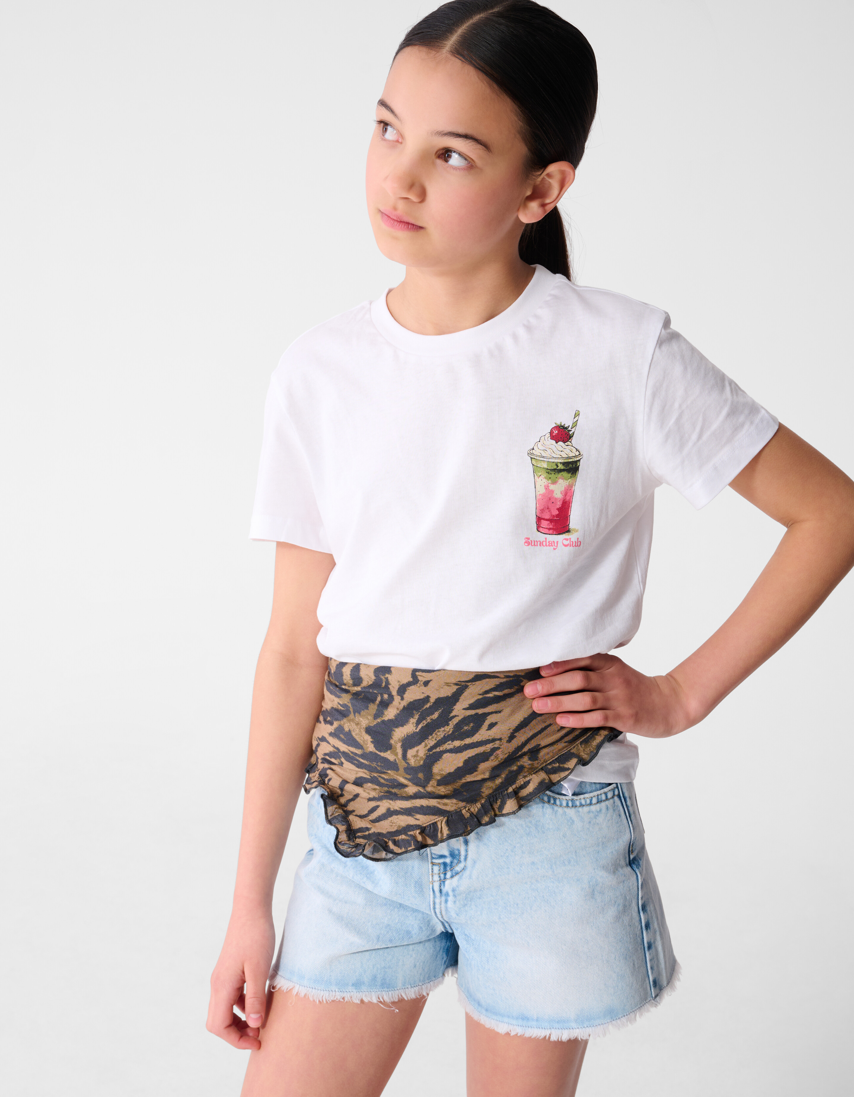 Matcha Artwork T-Shirt Wei&szlig; SHOEBY GIRLS