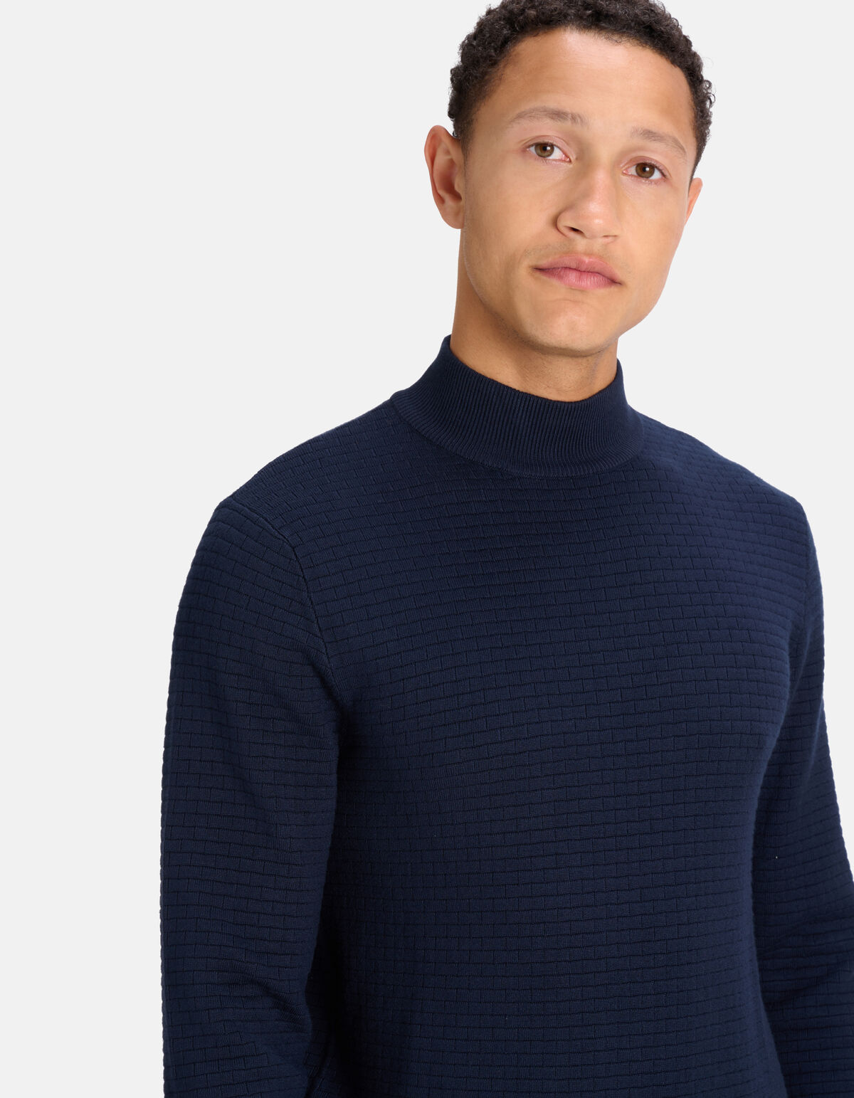 Blockierter Rollkragenpullover dunkelblau SHOEBY MEN