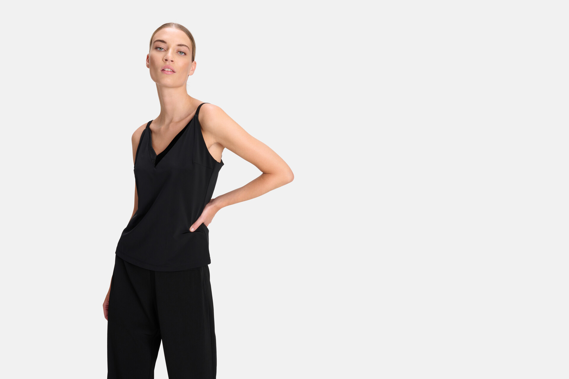 Reisetop aus Samt Schwarz von Mieke SHOEBY WOMEN