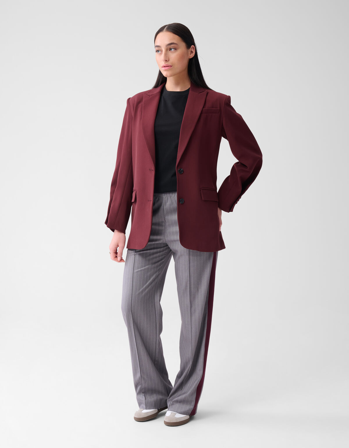 Nadelstreifen-Hose mit weitem Bein in Hellgrau SHOEBY WOMEN